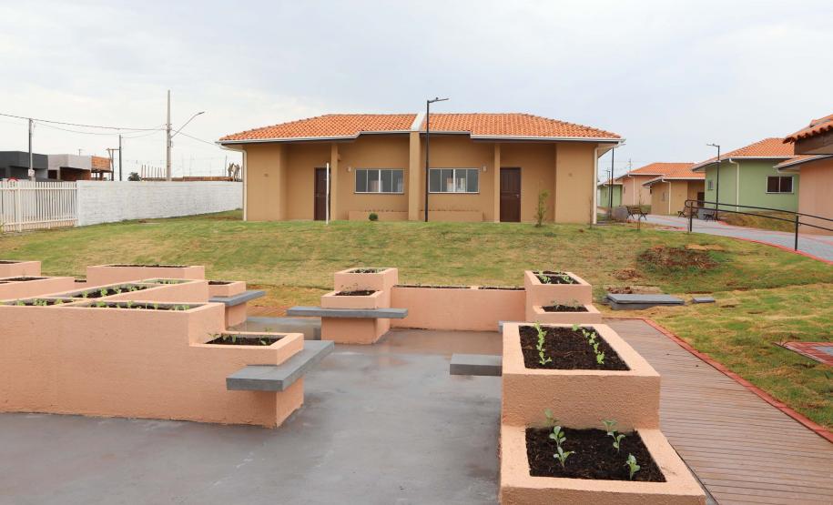 Ratinho Junior inaugura Condomínio do Idoso de Campo Mourão com 40 casas