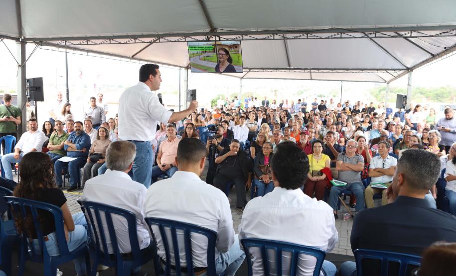 Ratinho Junior inaugura Condomínio do Idoso de Campo Mourão com 40 casas