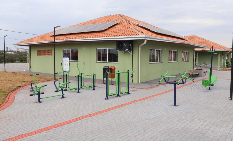 Ratinho Junior inaugura Condomínio do Idoso de Campo Mourão com 40 casas