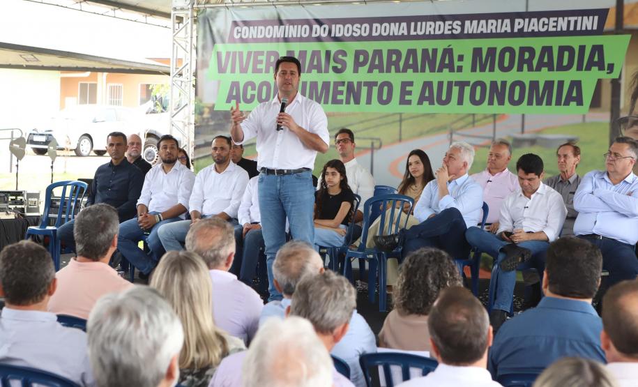 Ratinho Junior inaugura Condomínio do Idoso de Campo Mourão com 40 casas