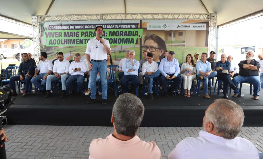 Ratinho Junior inaugura Condomínio do Idoso de Campo Mourão com 40 casas