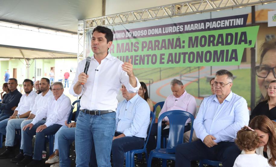 Ratinho Junior inaugura Condomínio do Idoso de Campo Mourão com 40 casas