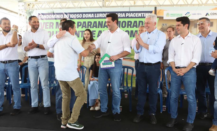 Ratinho Junior inaugura Condomínio do Idoso de Campo Mourão com 40 casas