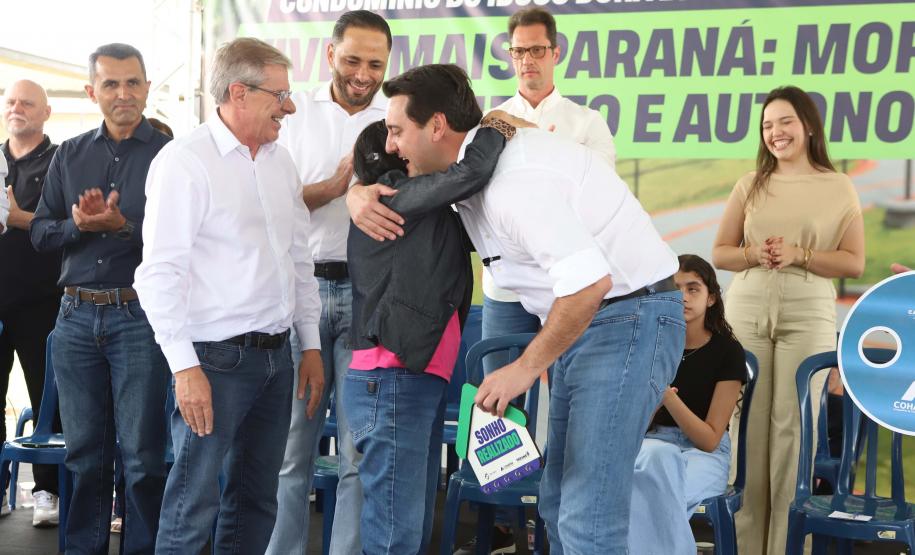 Ratinho Junior inaugura Condomínio do Idoso de Campo Mourão com 40 casas