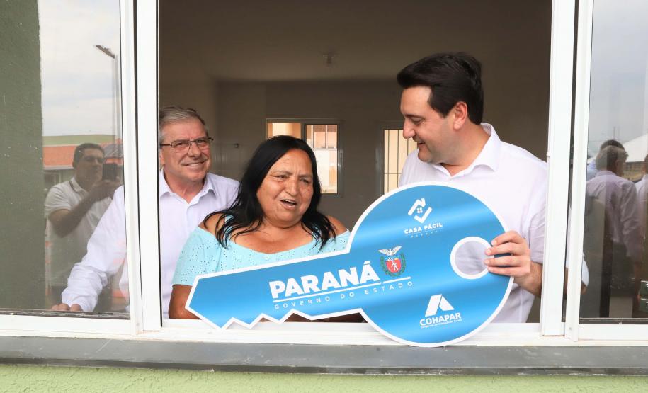 Ratinho Junior inaugura Condomínio do Idoso de Campo Mourão com 40 casas
