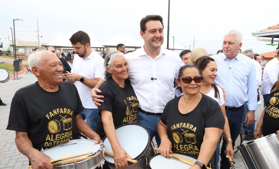 Ratinho Junior inaugura Condomínio do Idoso de Campo Mourão com 40 casas