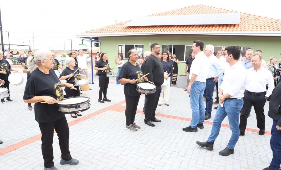 Ratinho Junior inaugura Condomínio do Idoso de Campo Mourão com 40 casas