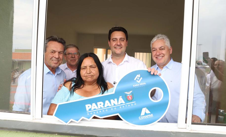 Ratinho Junior inaugura Condomínio do Idoso de Campo Mourão com 40 casas