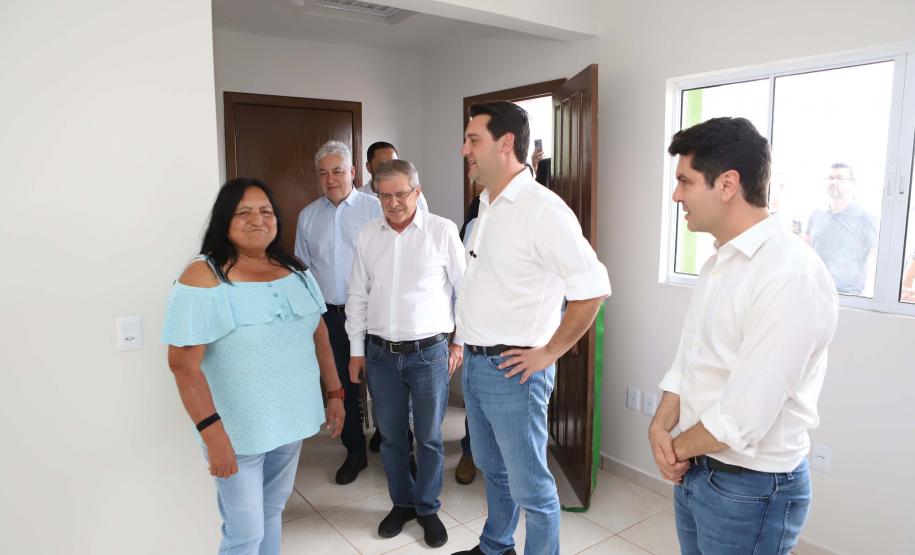 Ratinho Junior inaugura Condomínio do Idoso de Campo Mourão com 40 casas