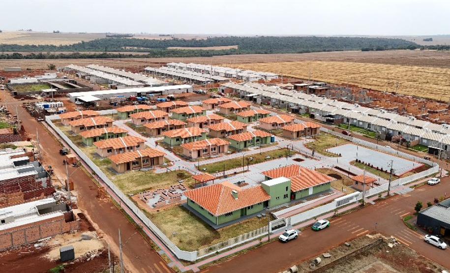 Ratinho Junior inaugura Condomínio do Idoso de Campo Mourão com 40 casas