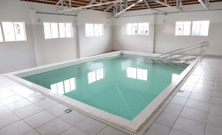 Ratinho Junior inaugura Condomínio do Idoso de Campo Mourão com 40 casas