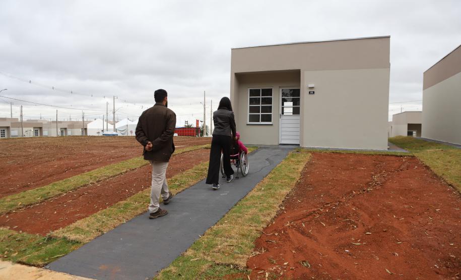 Com entrega de 275 casas, Estado conclui bairro planejado em Ponta Grossa