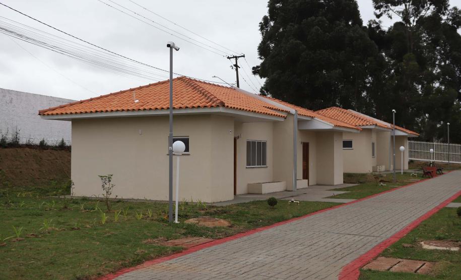 Governador entrega Condomínio do Idoso com 40 unidades e piscina térmica em Ponta Grossa