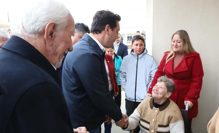 Governador entrega Condomínio do Idoso com 40 unidades e piscina térmica em Ponta Grossa