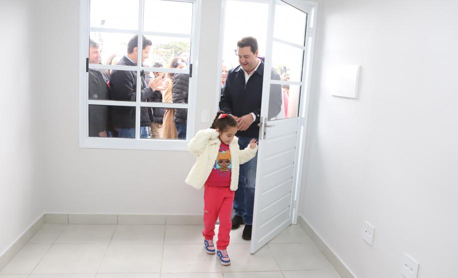 Com entrega de 275 casas, Estado conclui bairro planejado em Ponta Grossa