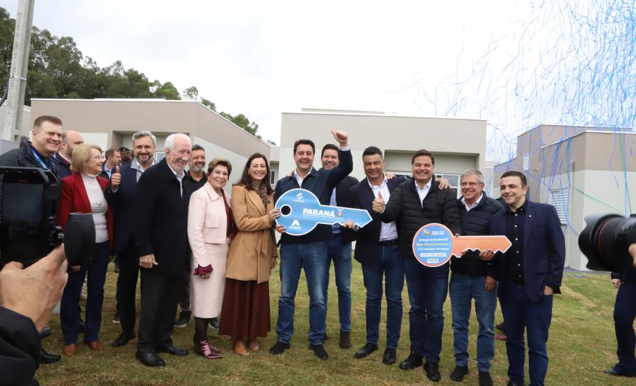 Com entrega de 275 casas, Estado conclui bairro planejado em Ponta Grossa