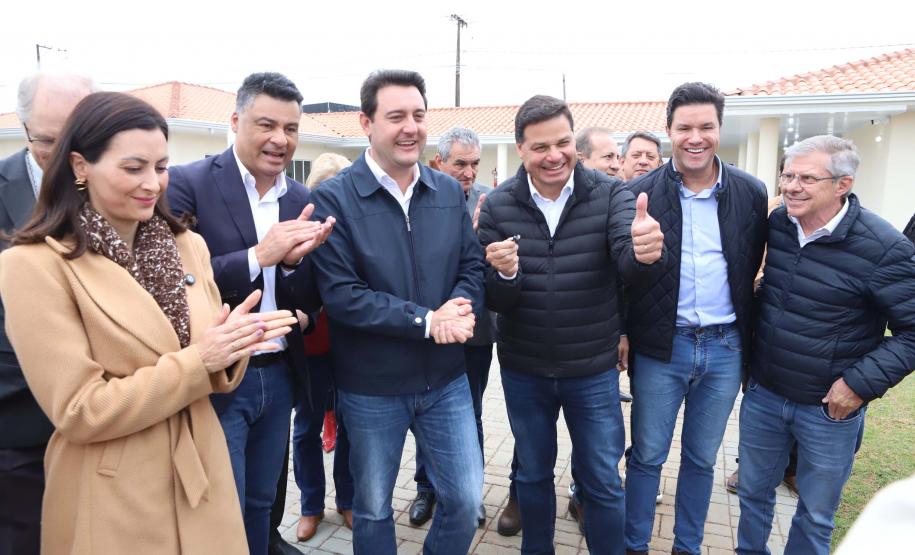Governador entrega Condomínio do Idoso com 40 unidades e piscina térmica em Ponta Grossa