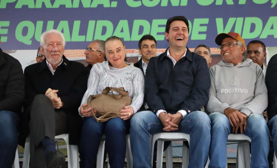 Governador entrega Condomínio do Idoso com 40 unidades e piscina térmica em Ponta Grossa