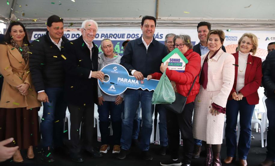 Governador entrega Condomínio do Idoso com 40 unidades e piscina térmica em Ponta Grossa