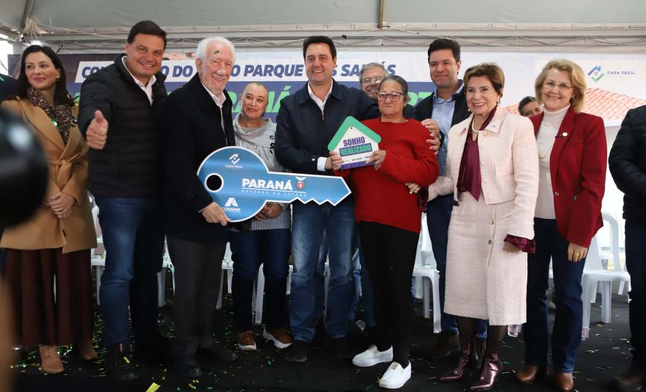 Governador entrega Condomínio do Idoso com 40 unidades e piscina térmica em Ponta Grossa