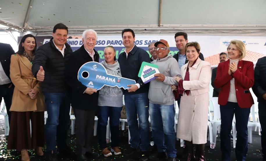 Governador entrega Condomínio do Idoso com 40 unidades e piscina térmica em Ponta Grossa