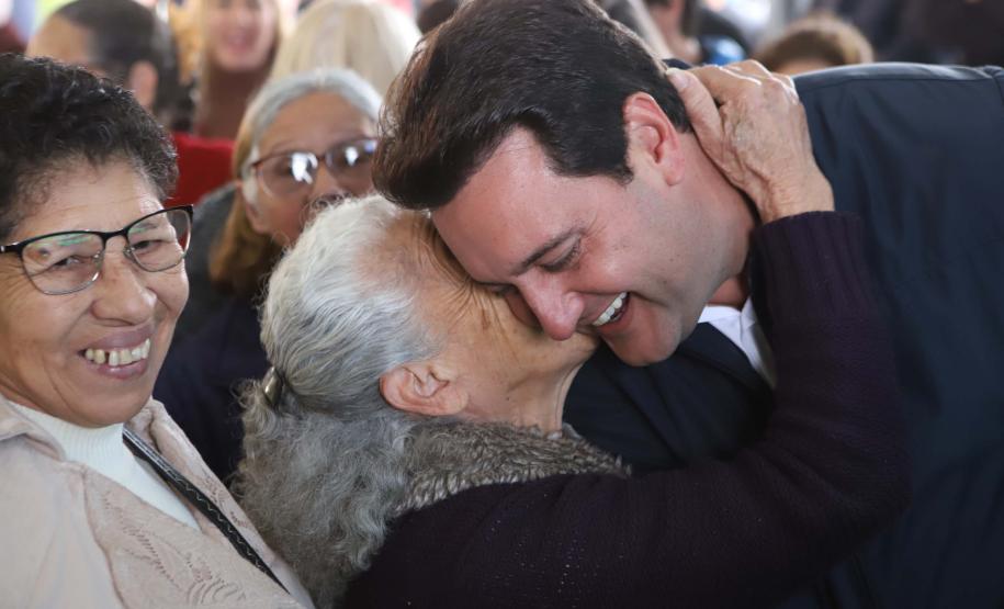 Governador entrega Condomínio do Idoso com 40 unidades e piscina térmica em Ponta Grossa