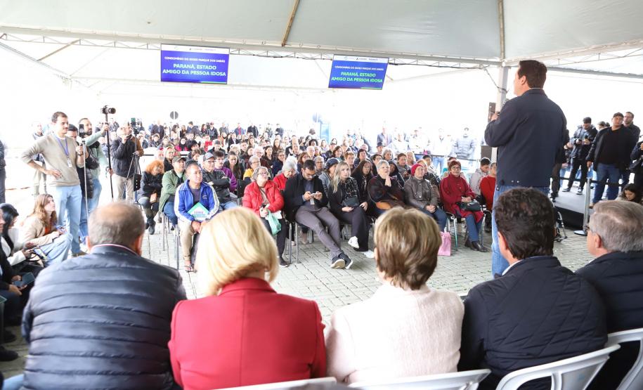 Governador entrega Condomínio do Idoso com 40 unidades e piscina térmica em Ponta Grossa