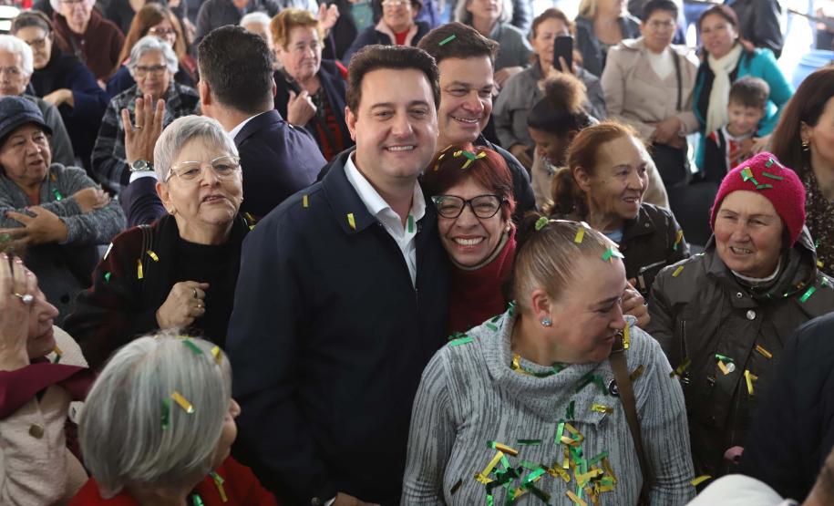 Governador entrega Condomínio do Idoso com 40 unidades e piscina térmica em Ponta Grossa
