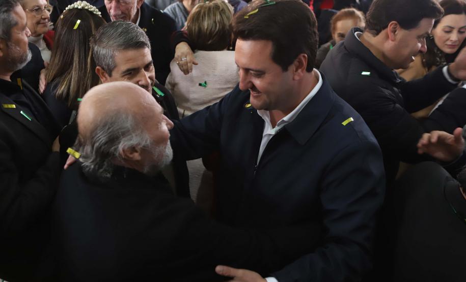 Governador entrega Condomínio do Idoso com 40 unidades e piscina térmica em Ponta Grossa