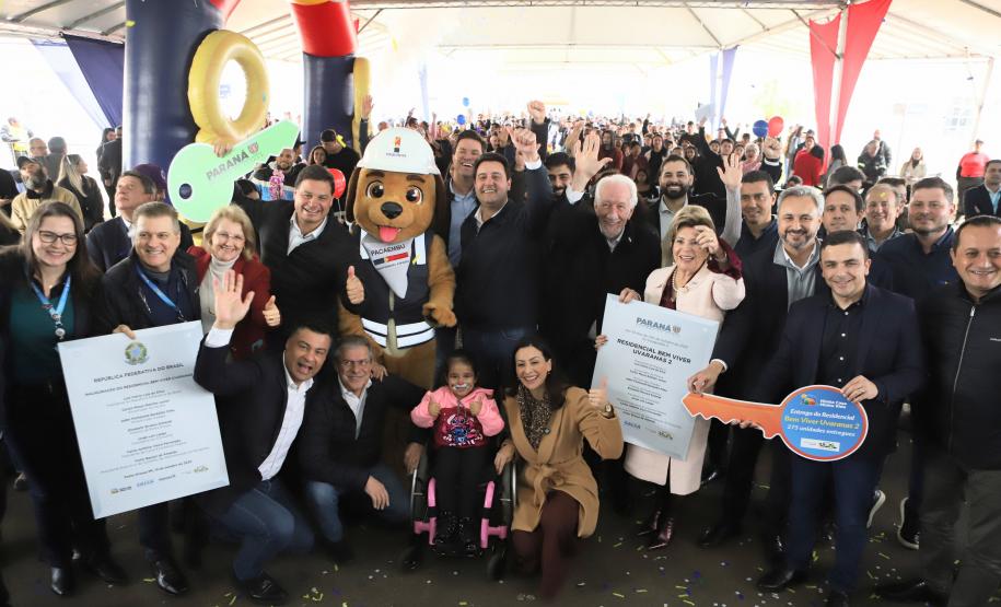 Com entrega de 275 casas, Estado conclui bairro planejado em Ponta Grossa