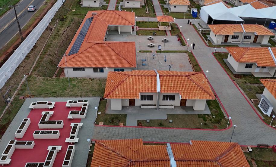 Governador entrega Condomínio do Idoso com 40 unidades e piscina térmica em Ponta Grossa