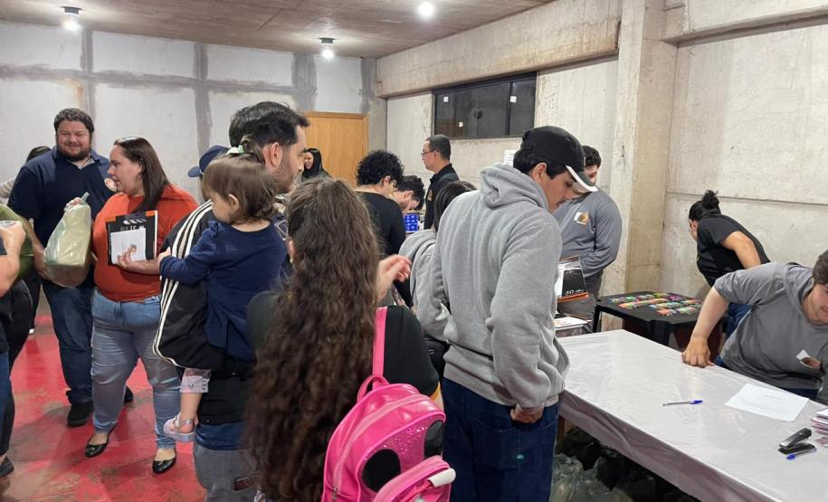 64 famílias de Campo Mourão recebem as chaves da casa própria com subsídio do Casa Fácil Paraná