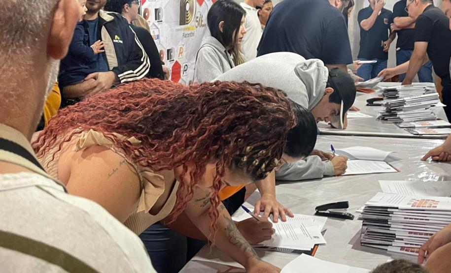 64 famílias de Campo Mourão recebem as chaves da casa própria com subsídio do Casa Fácil Paraná