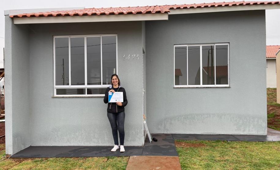 64 famílias de Campo Mourão recebem as chaves da casa própria com subsídio do Casa Fácil Paraná