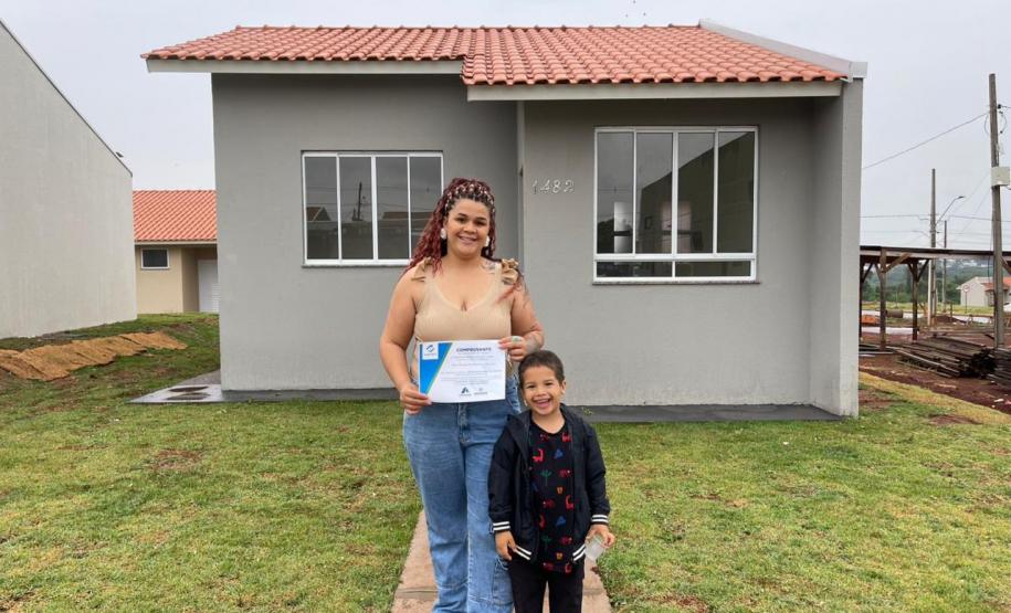 64 famílias de Campo Mourão recebem as chaves da casa própria com subsídio do Casa Fácil Paraná