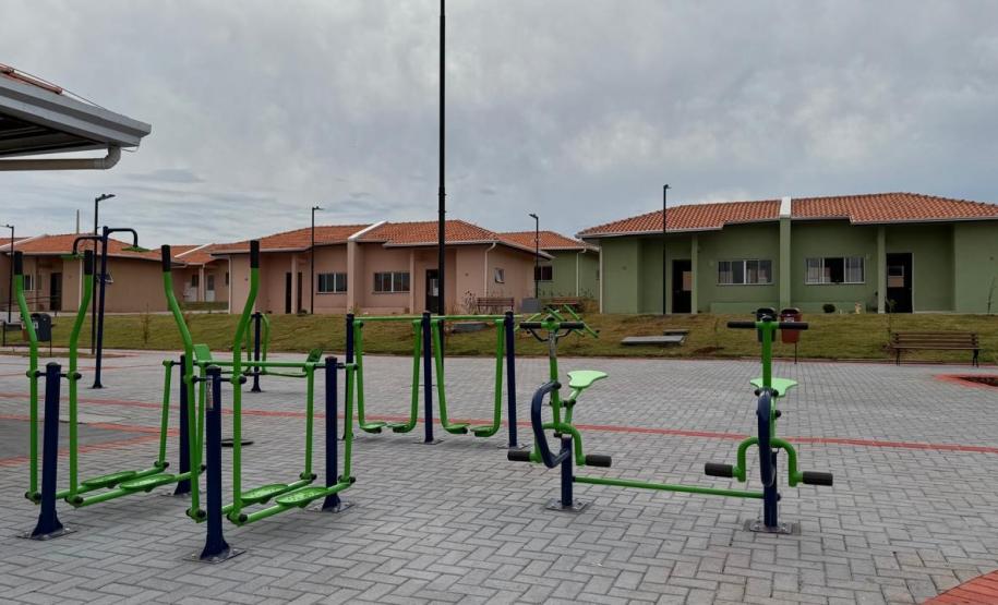 Ratinho Junior inaugura Condomínio do Idoso de Campo Mourão com 40 casas