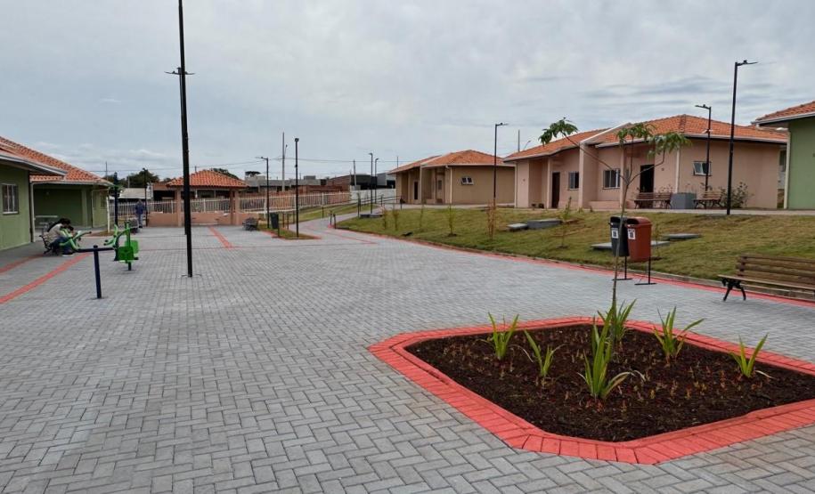 Ratinho Junior inaugura Condomínio do Idoso de Campo Mourão com 40 casas