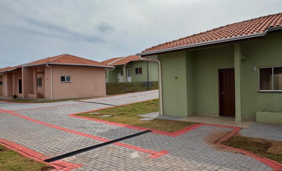 Ratinho Junior inaugura Condomínio do Idoso de Campo Mourão com 40 casas