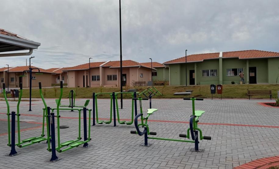 Ratinho Junior inaugura Condomínio do Idoso de Campo Mourão com 40 casas