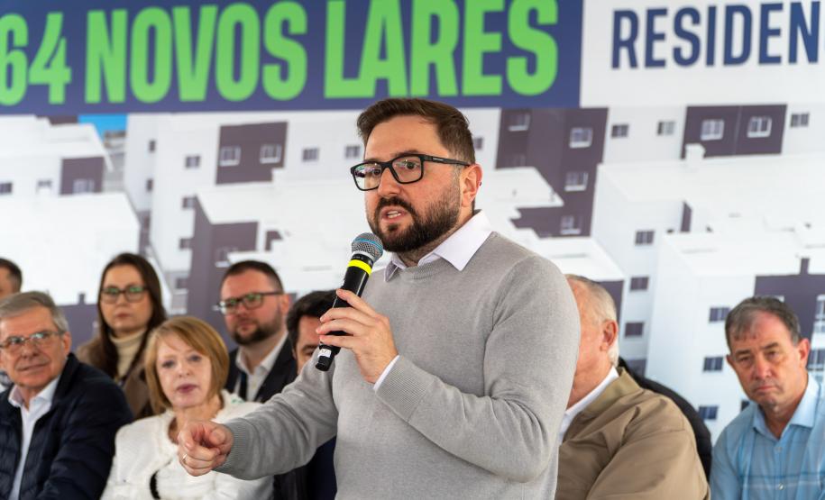 Governador inaugura condomínio clube com 864 apartamentos em Almirante Tamandaré