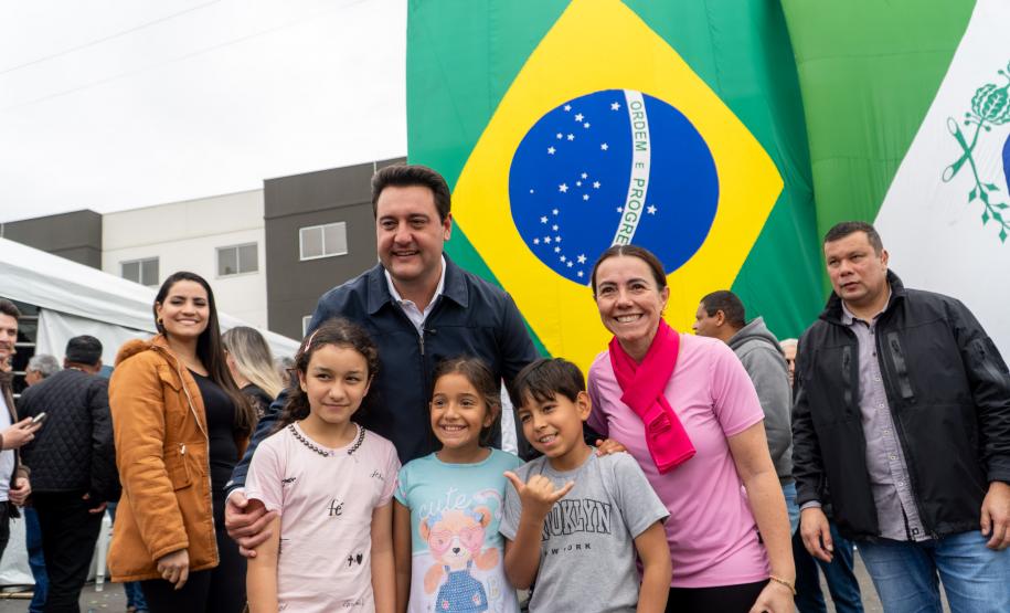 Governador inaugura condomínio clube com 864 apartamentos em Almirante Tamandaré