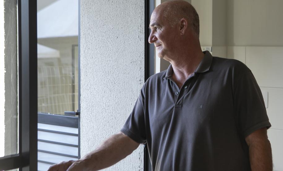 “Agora é meu”: idoso celebra 1ª casa própria com ajuda do Casa Fácil Paraná Terceira Idade
