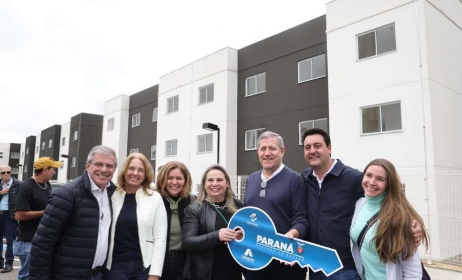 Governador inaugura condomínio clube com 864 apartamentos em Almirante Tamandaré