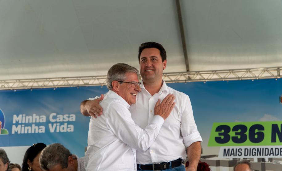 Com nova entrega, Casa Fácil Paraná já beneficiou 6,1 mil famílias de Maringá