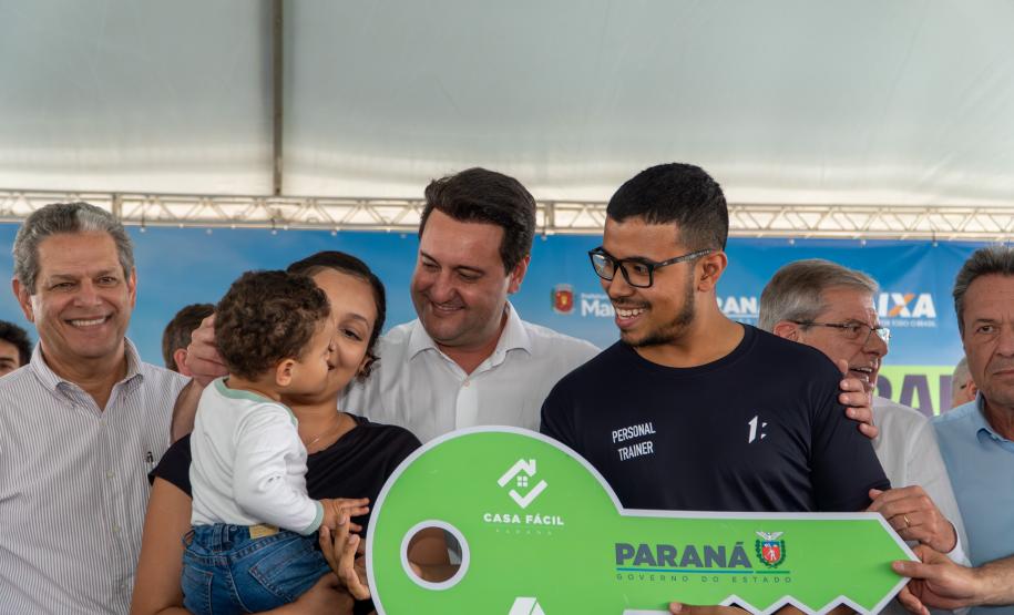Com nova entrega, Casa Fácil Paraná já beneficiou 6,1 mil famílias de Maringá