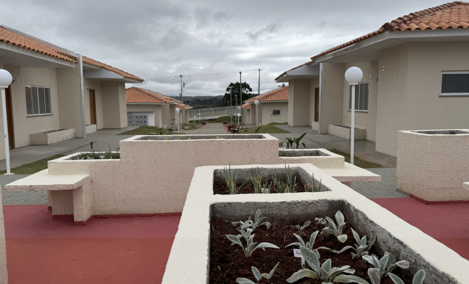 Governador entrega Condomínio do Idoso com 40 unidades e piscina térmica em Ponta Grossa