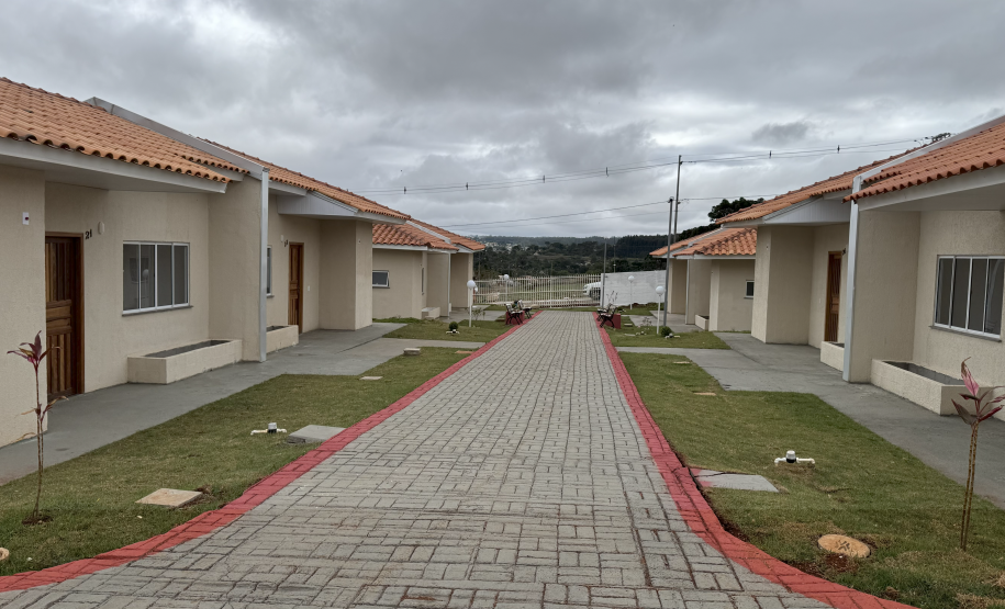 Governador entrega Condomínio do Idoso com 40 unidades e piscina térmica em Ponta Grossa