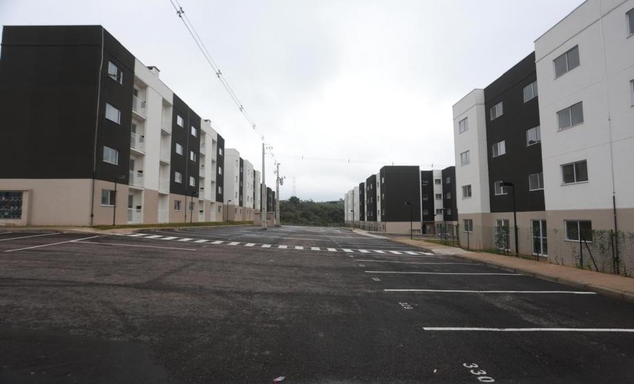 Governador inaugura condomínio clube com 864 apartamentos em Almirante Tamandaré