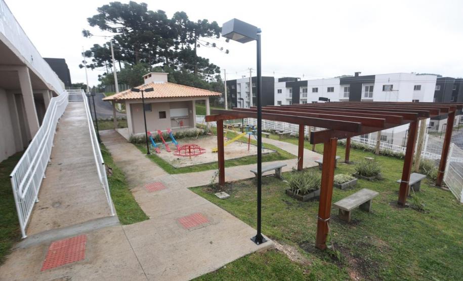 Governador inaugura condomínio clube com 864 apartamentos em Almirante Tamandaré