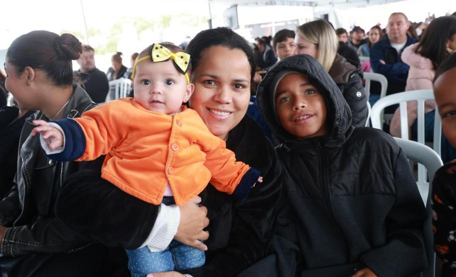 Governador inaugura condomínio clube com 864 apartamentos em Almirante Tamandaré